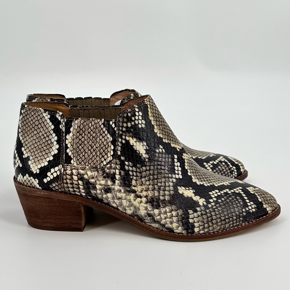 Madewell Shoes - Madewell Sonia NWT Women’s Snake Embossed Leather Chelsea Booties Size 7.5